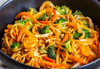 YAKISSOBA VEGETARIANO